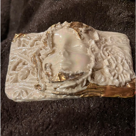 VTG porcelain Face Brooch dramatic Statement piece - Picture 2 of 8